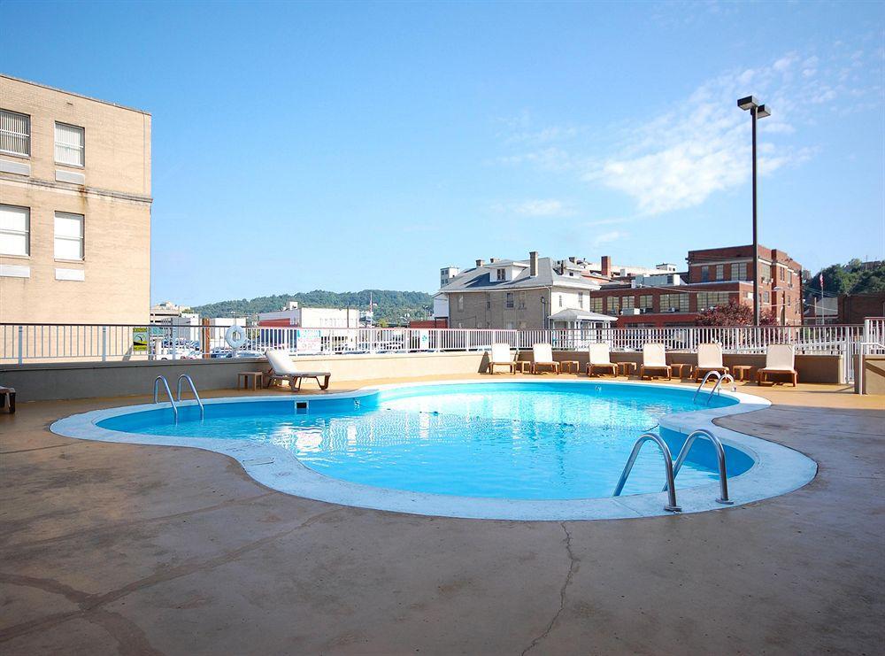 Quality Inn & Suites Charleston - Civic Center Facilities photo