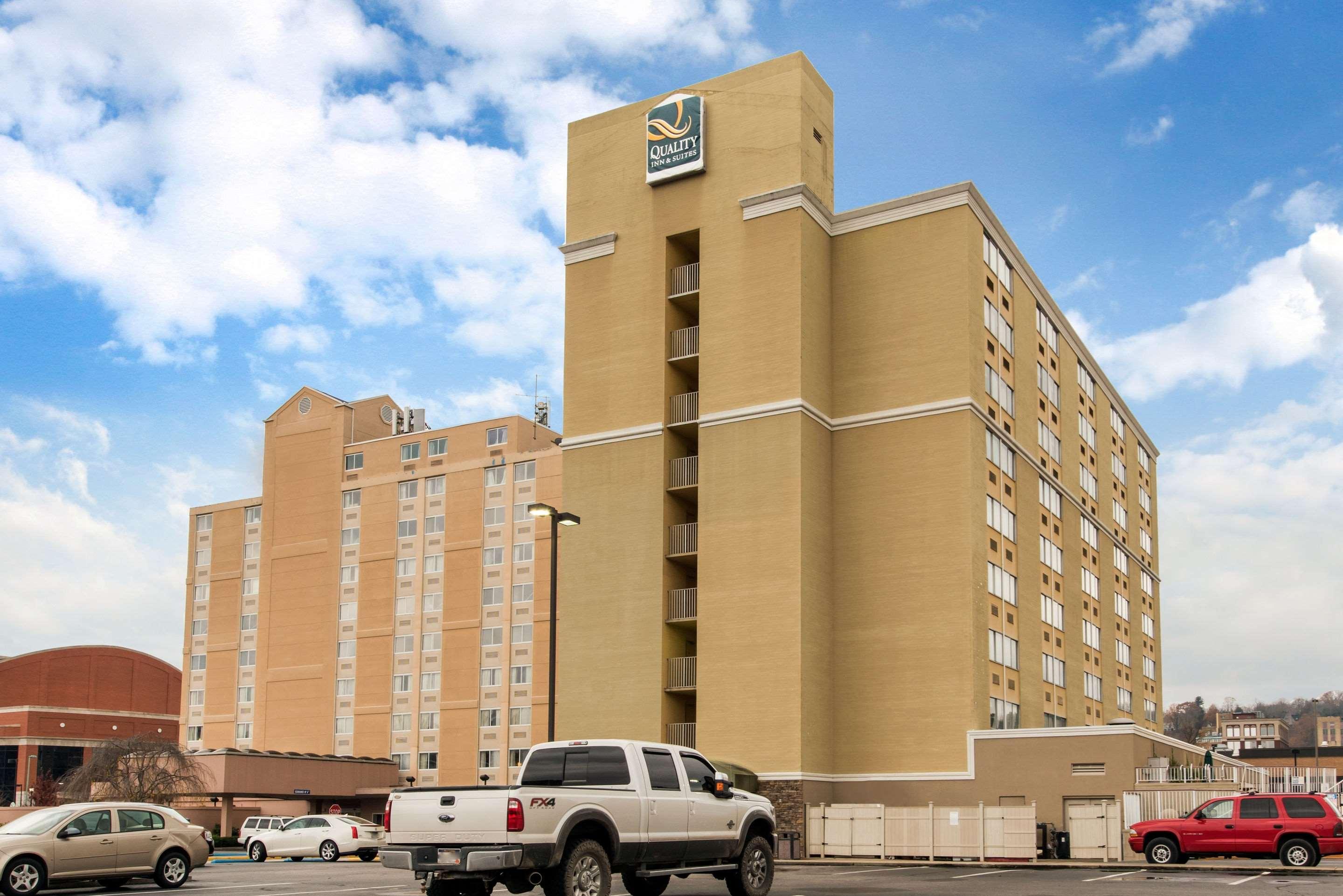 Quality Inn & Suites Charleston - Civic Center Exterior photo
